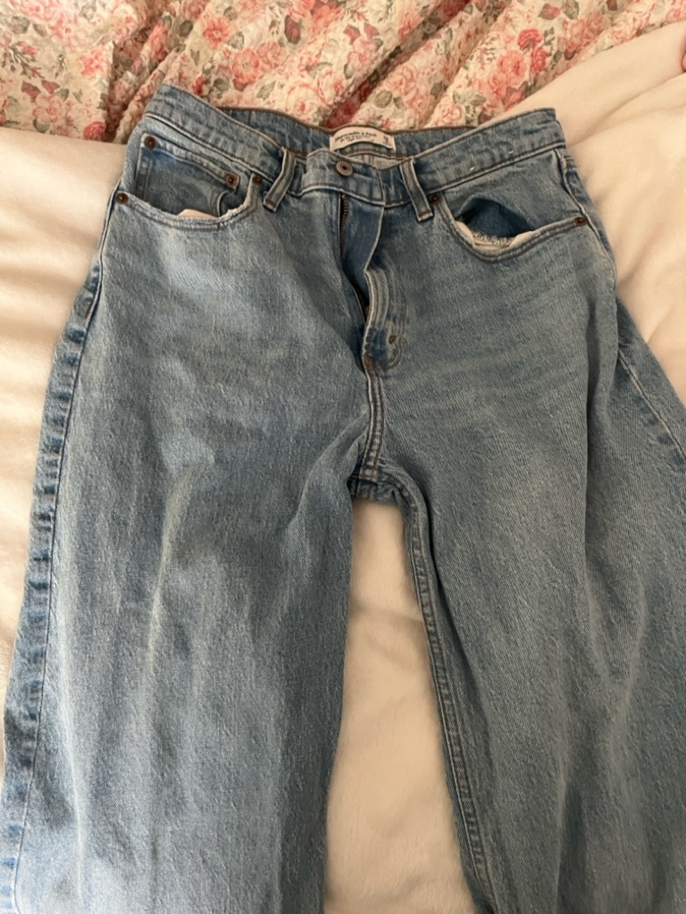 Abercrombie 90s Relaxed Jean High-rise